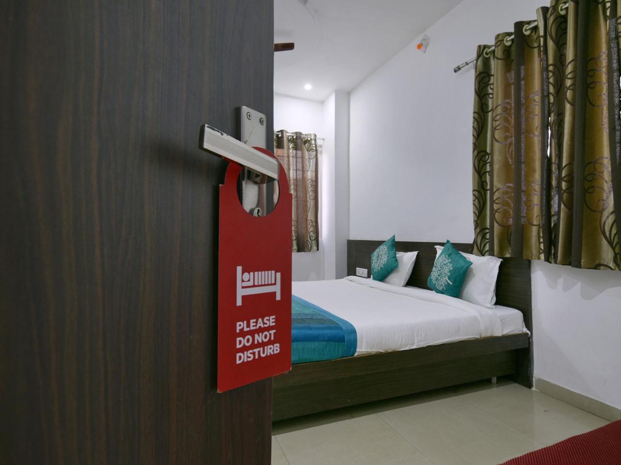 Oyo 9969 Hotel Kshipra Dham Ujjain Exterior foto