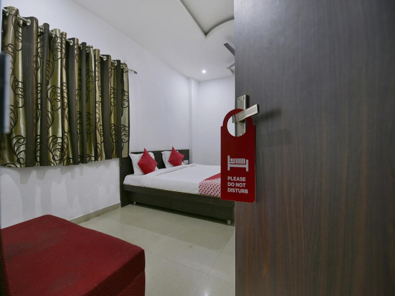 Oyo 9969 Hotel Kshipra Dham Ujjain Exterior foto