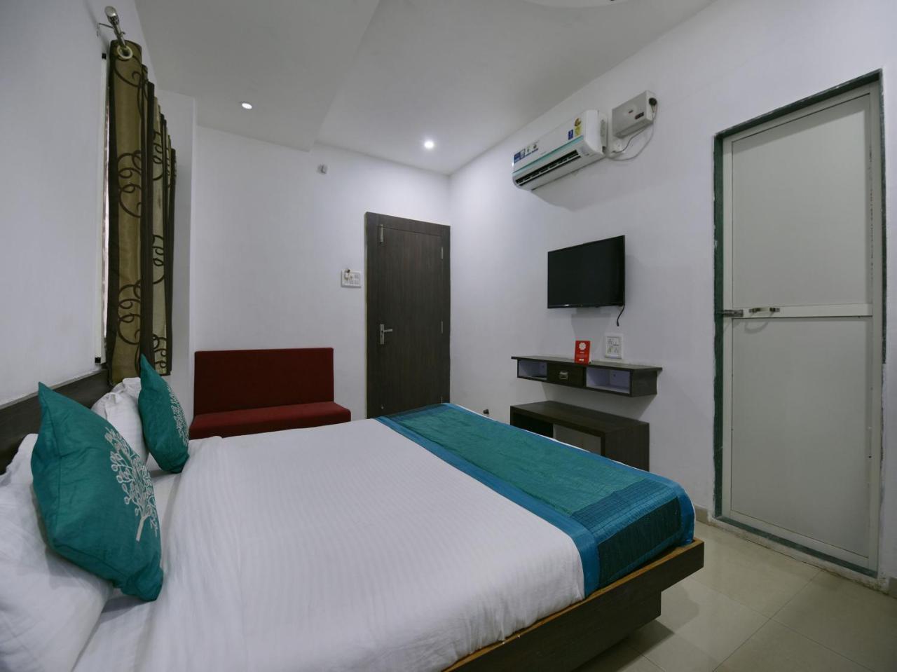 Oyo 9969 Hotel Kshipra Dham Ujjain Exterior foto