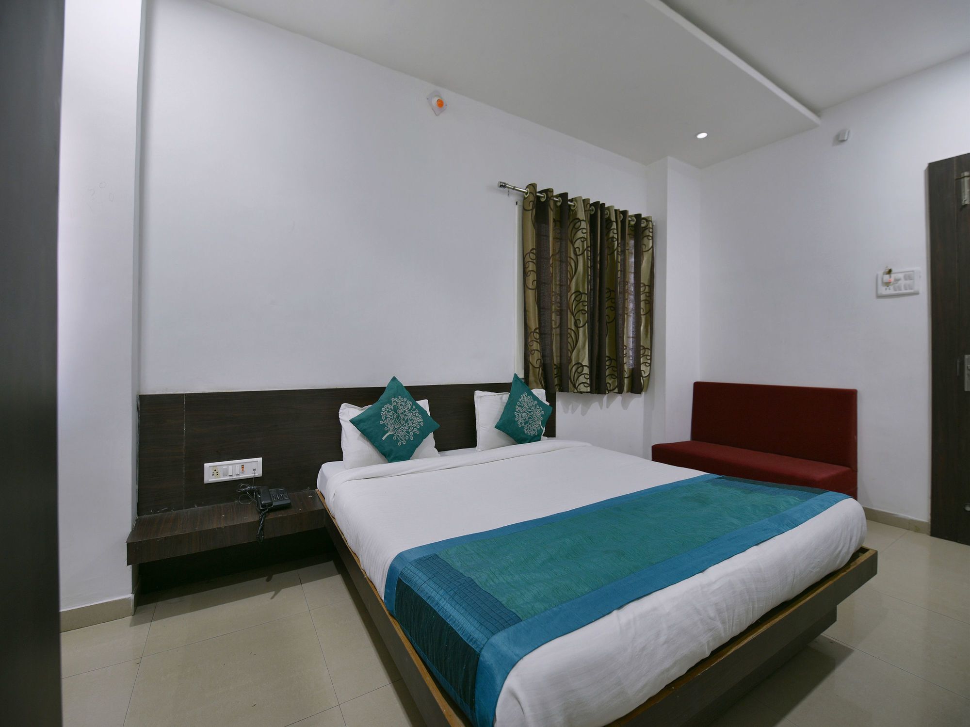Oyo 9969 Hotel Kshipra Dham Ujjain Exterior foto